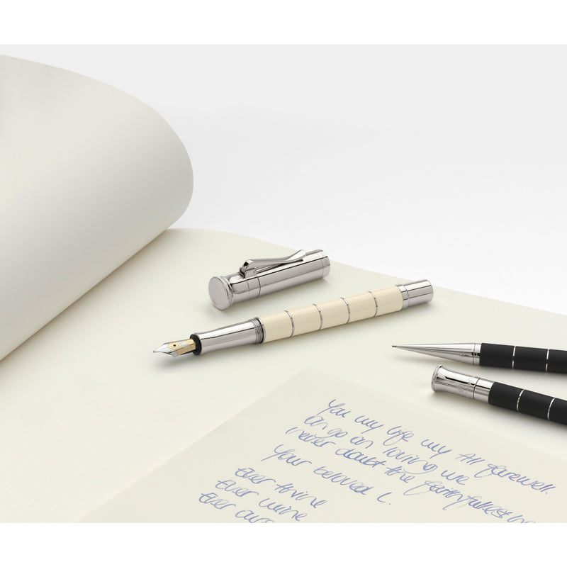 Fountain pen Classic Anello Ivory Medium